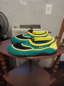 Jamaican  Flag   🇯🇲   Water  Shoes