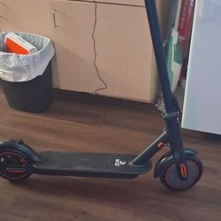 ELERTIC SCOOTER 