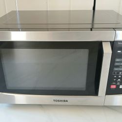 Toshiba InverTech  Countertop Microwave Oven  1350W