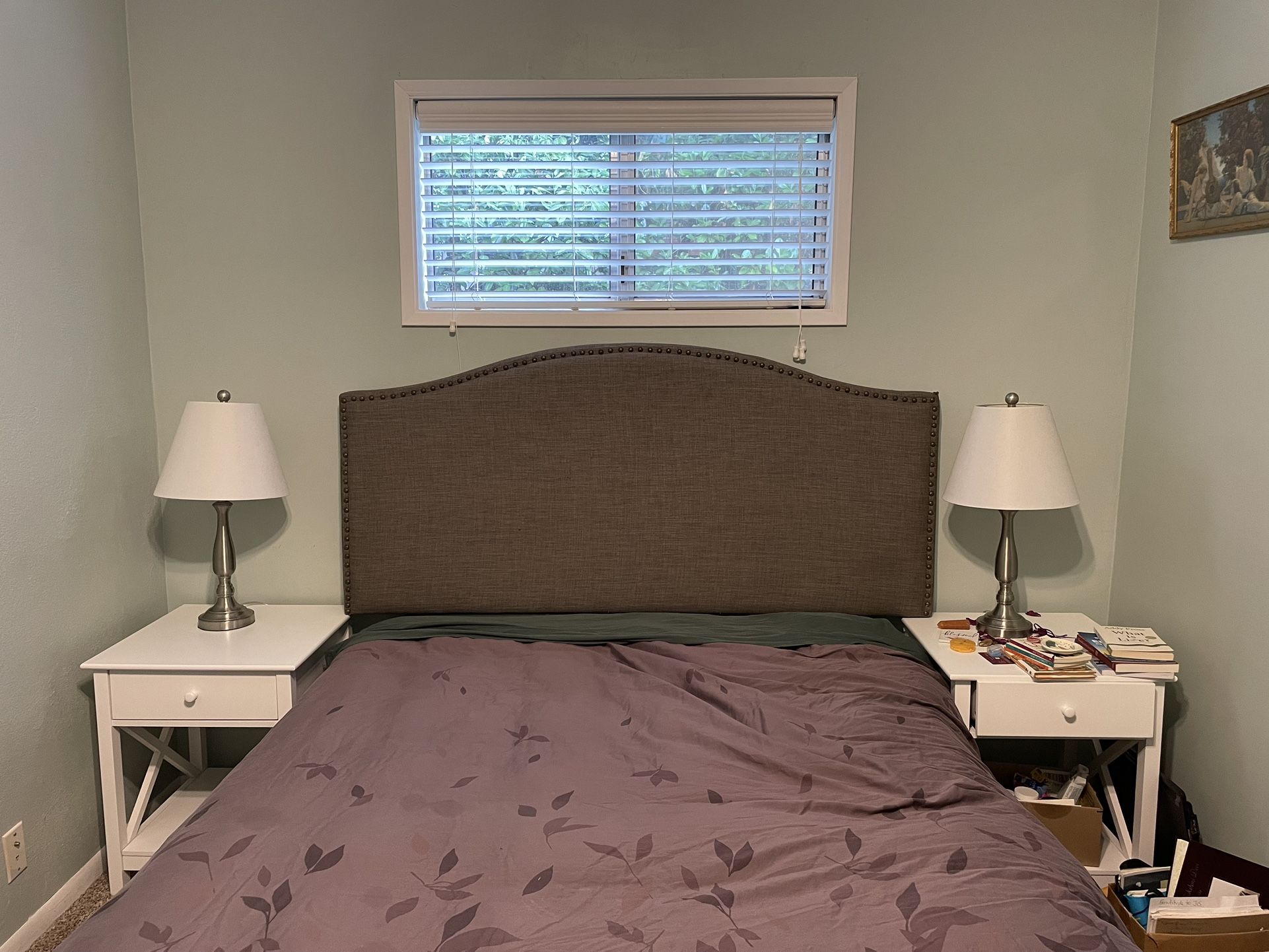 Bedroom Set: headboard, Nightstands & Lamps