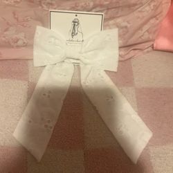 White bow