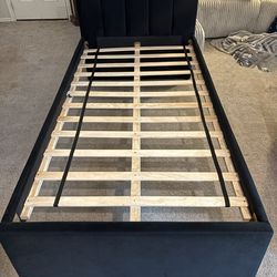Upholstered twin bedframe