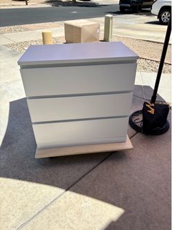 IKEA malm 3 Drawer Dresser