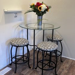 Cute All Glass Table With 3 Stools