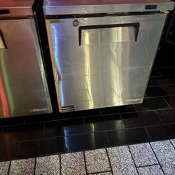 Commercial refrigerator