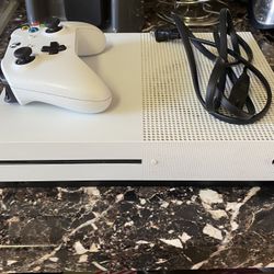 Xbox One S + Controller 