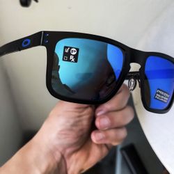 New Oakleys  Box, Pouch Cloth All Included