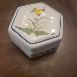 Vintage Ceramic Trinket Box