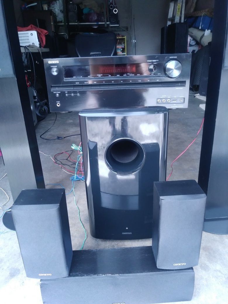 ONKYO WRAT AMPLIFER TECHNOLOGY HT-R791 ETERNET. HDMI.600 WATTS SUBWOOFER 10 INCH.SK-791 5 SPEAKERS
