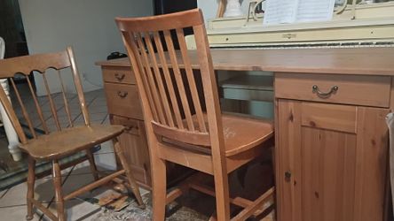 Which chair wood you want with the desk