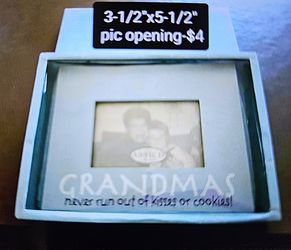 NEW Photo Frame- "Grandma's Never Run Out of Kisses or Cookies"