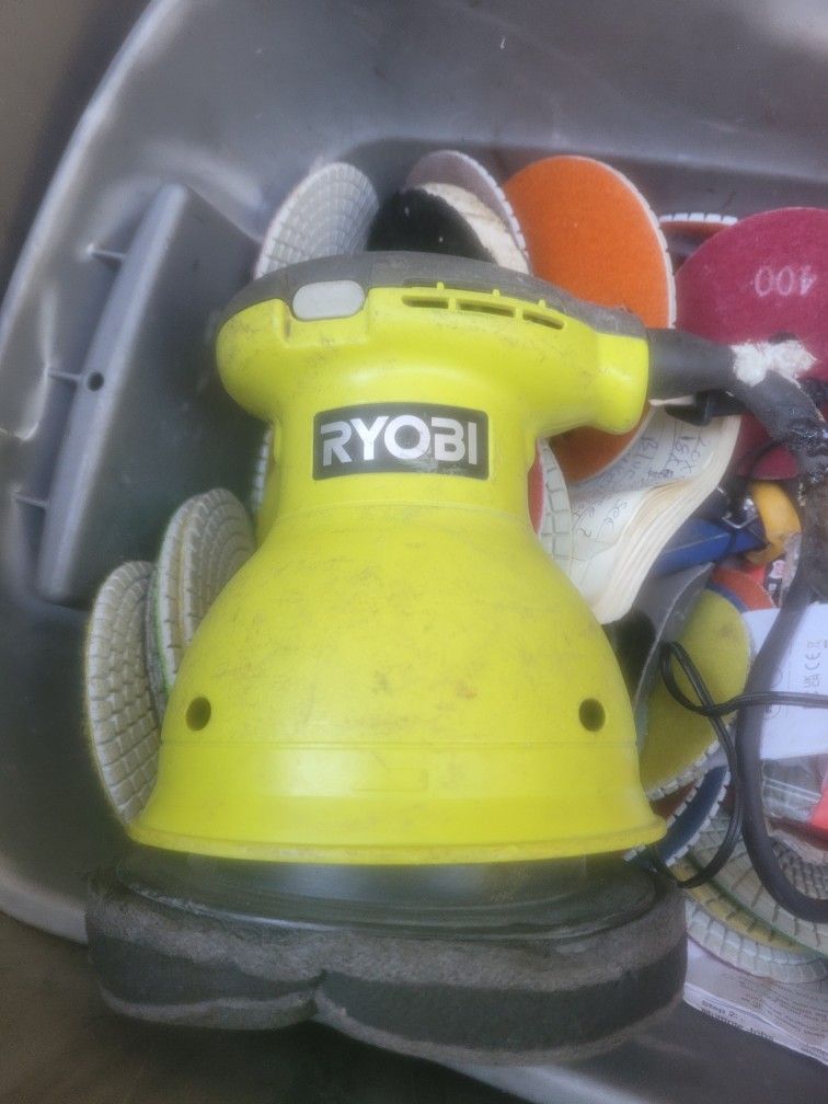 Ryobo 6 Inch Polisher 