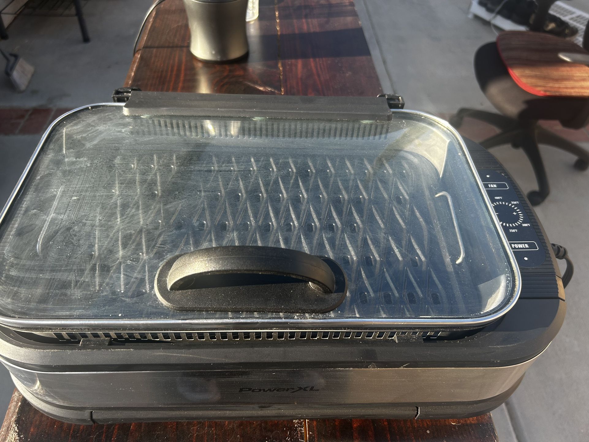 	Indoor Electric Grill with Glass Lid
