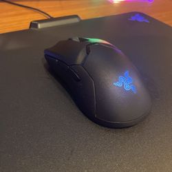 Razer Viper Ultimate w Charging Dock