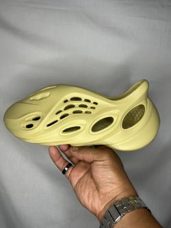 adidas Yeezy Foam RNNR Sulfur
