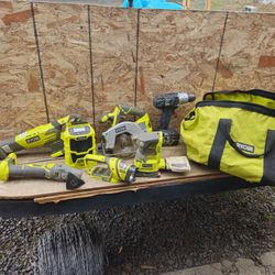 Ryobi Set With Drill 