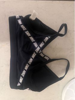 Nike workout top (size M) fits small