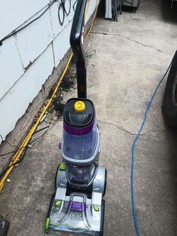 Nice Bissell carpet Shampooer