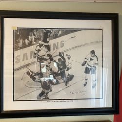 Bobby Orr 16x20 Signed Framed Photo With COA