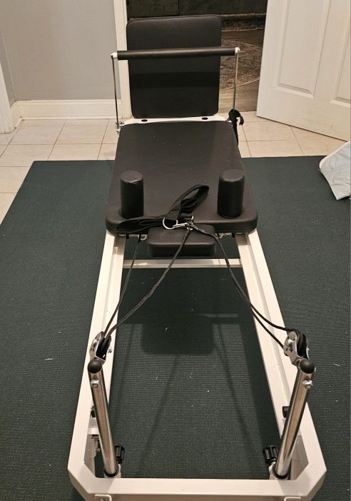 Peta Pilates bed