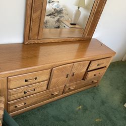 Dresser With Mirror