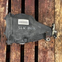 12-15 Mercedes R172 SLK 250 SLK250 1.8L Rear Differential Axle Carrier 3.07 OEM