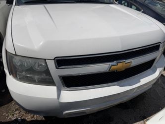 Chevy Tahoe 2012 FOR PARTS