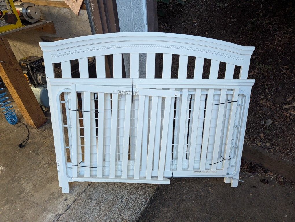 Baby Crib White