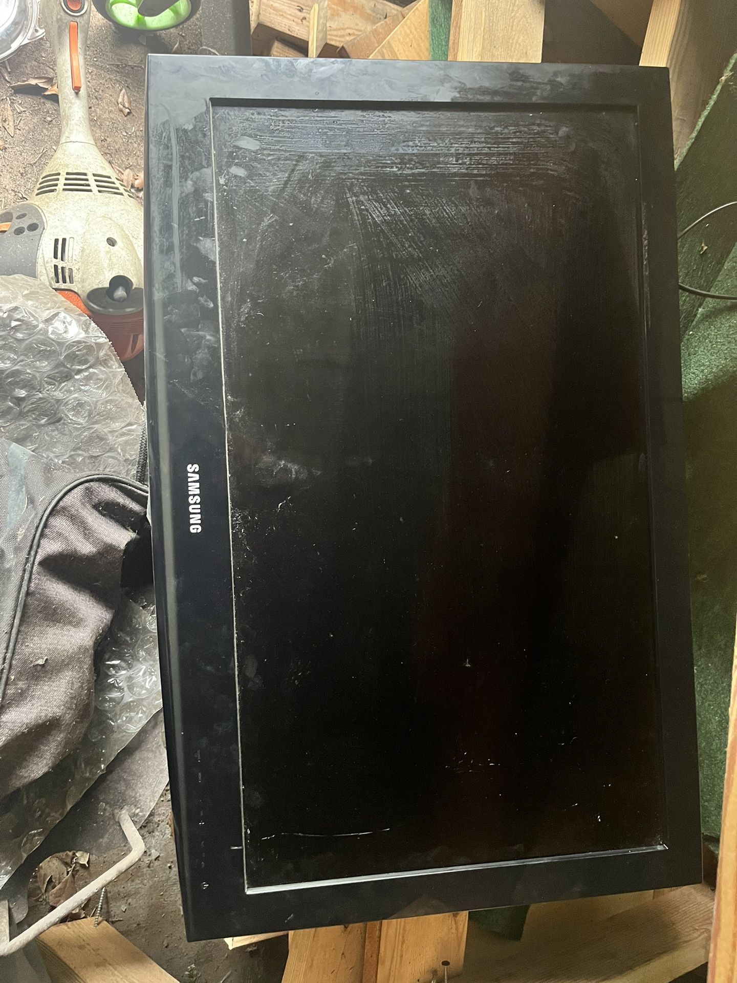 38 Inch Samsung TV