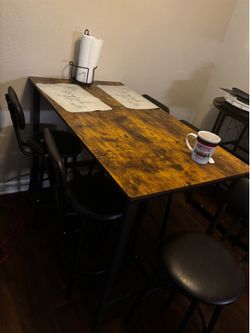 Bar Top table plus 6 stools 150 obo