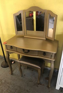 Gold vanity
