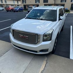 2016 Yukon Denali 128,000 Millas No Accidents