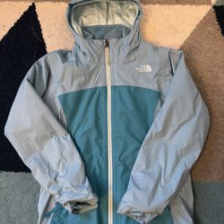 The North Face Girls Winter Jacket – Size M (10/12)