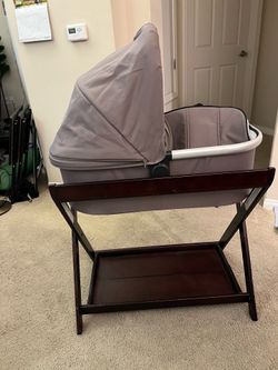 Uppababy bassinet and stand