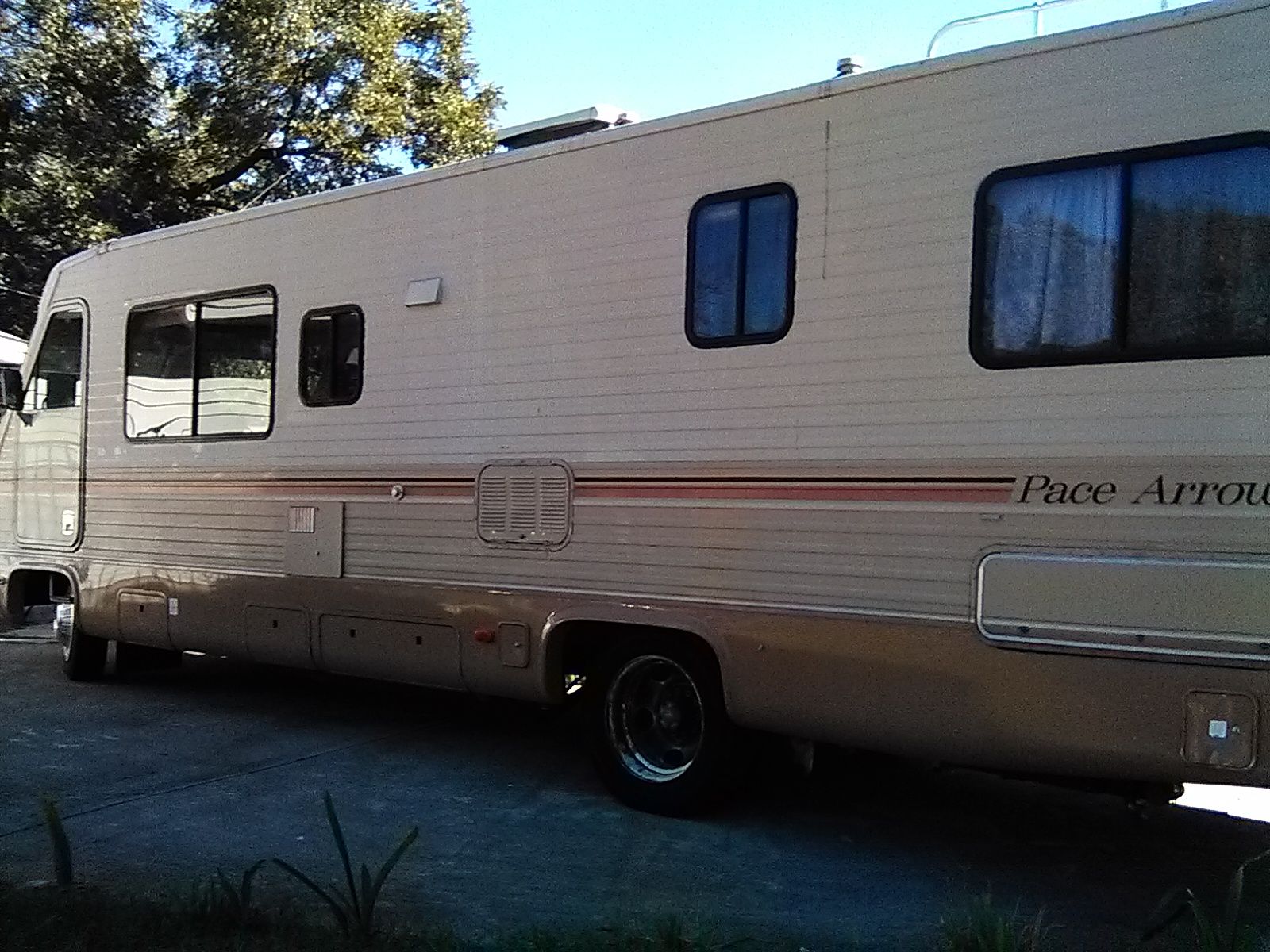 Motor home 1986 low miles