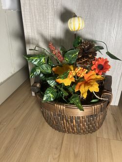 Holiday Decor Basket