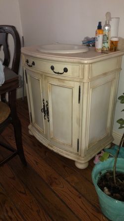 Bathroom vanity