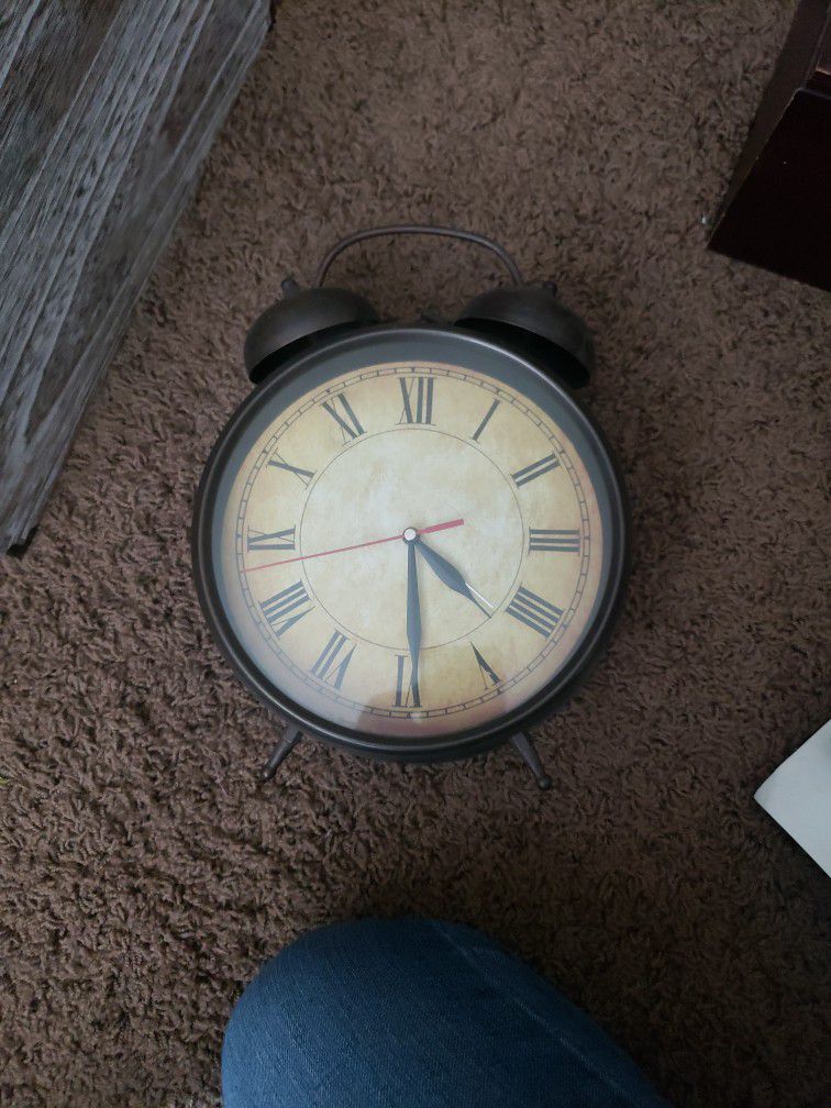 Vintage Looking Clock 