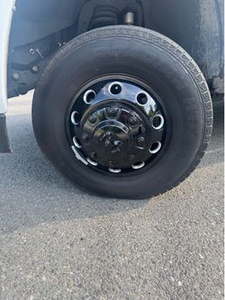 Dually wheels and tires