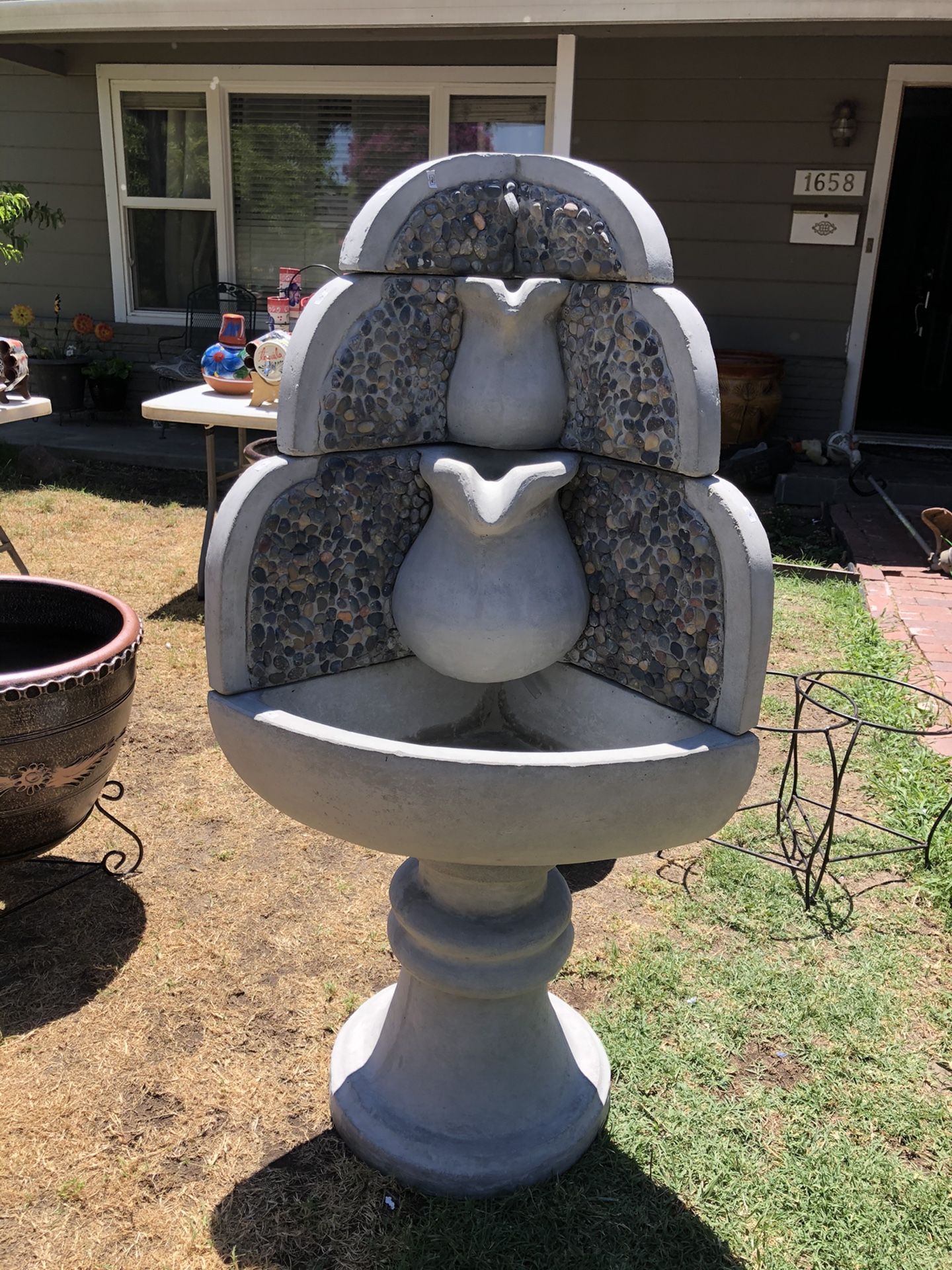 Brand New Fountain Cement Fuente Nueva