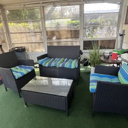 4-Piece Brown Wicker Set