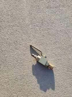 On/off valve for pressure washer