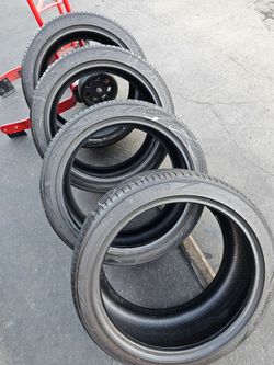 I Am Selling This Set Of Tires KHUMO MAJESTLY9 SOLUS 245/40/19" 80%