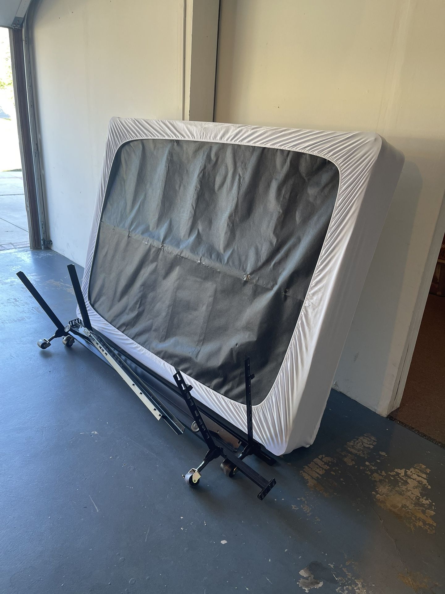 Box Spring - Full size Plus Metal Base