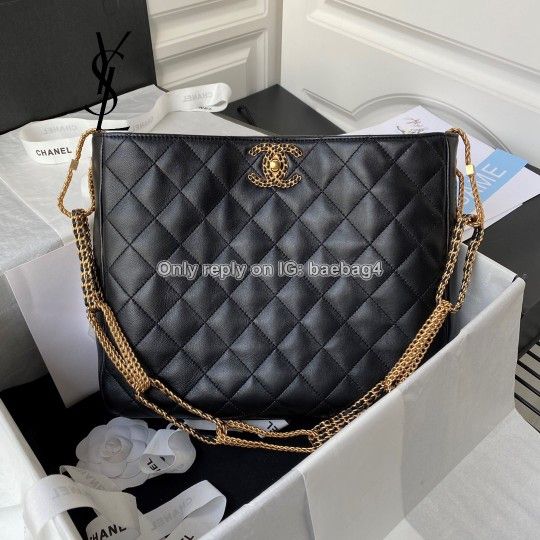 Chanel Flap Bags 79 Available for Sale in Lake View Terrace, CA