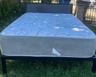 Nice full size bed with good mattress