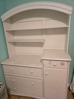 Dresser with Hutch (Solid Wood)
