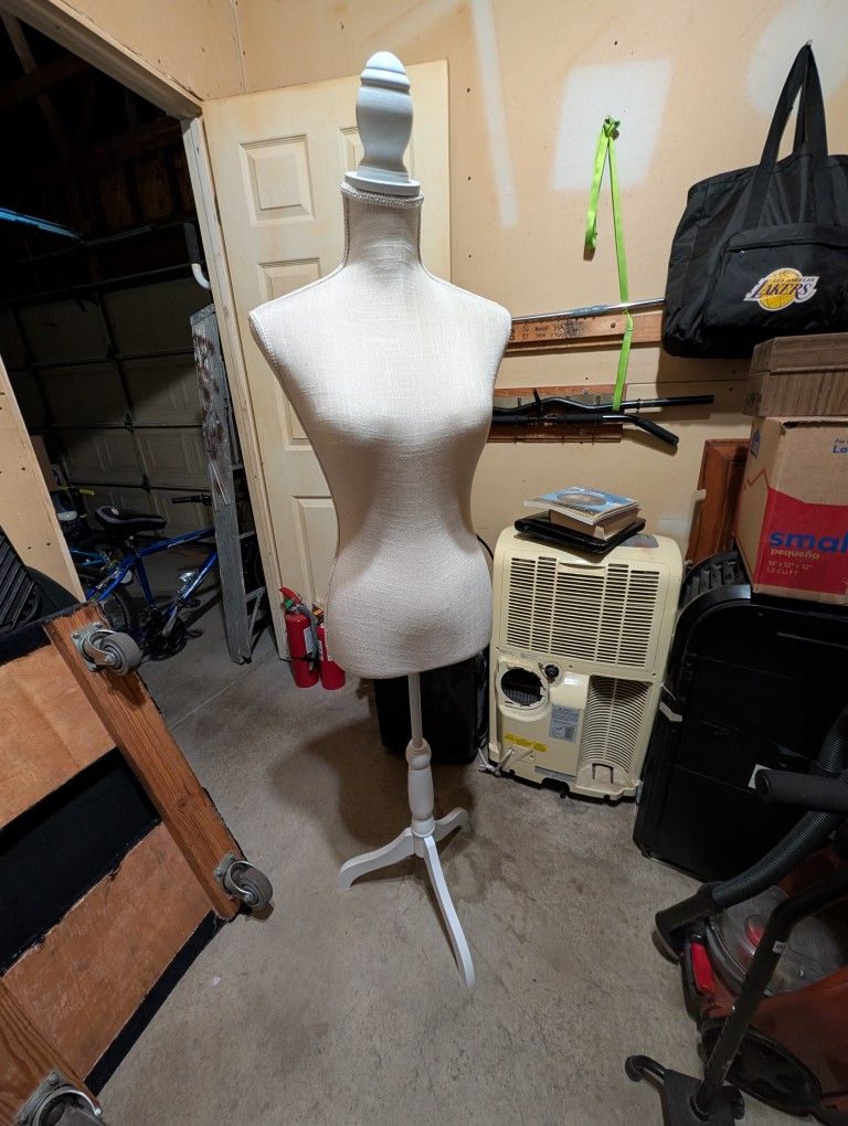 Mannequin Female Torso