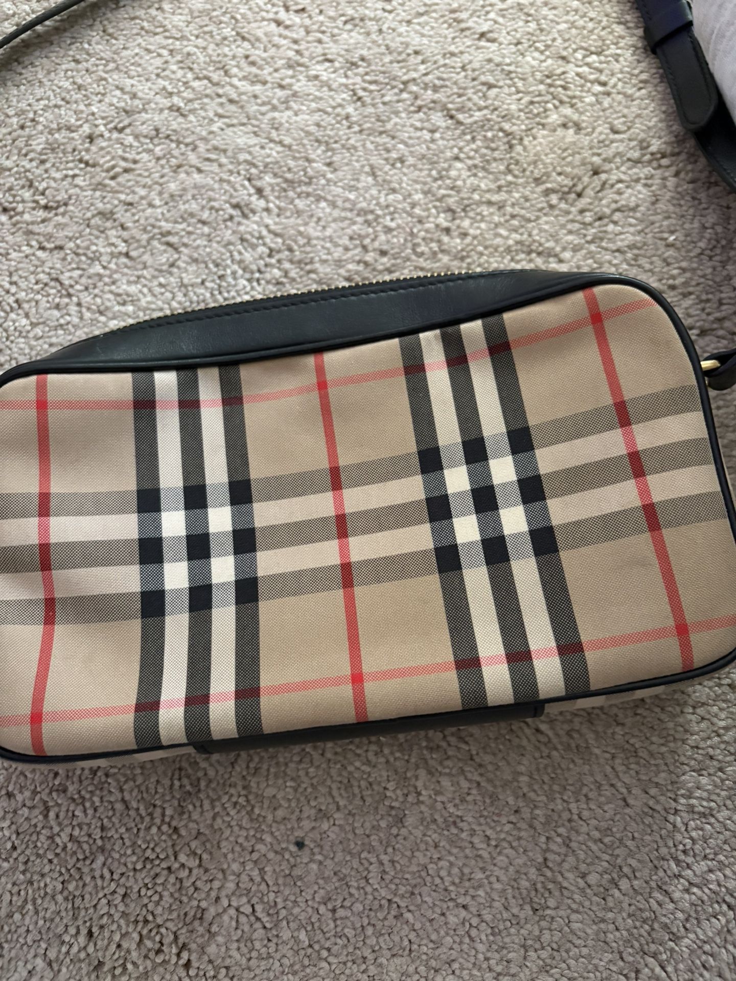 Burberry Cross Body Bag 100%authentic!
