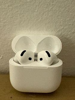 Apple AirPods Pro 4 with Charging Case